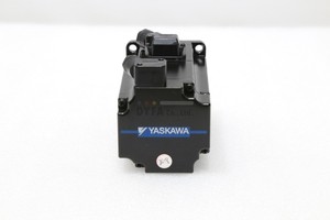 YASKAWA Clé d'occasion SGM7J-02AFD2C avec connecteur 200W AC - Product Image 3