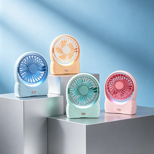 Ventilateur de bureau en forme de lapin de dessin animé avec lumière LED, 7 9,9 pouces, ventilateur de table alimenté par batterie, trois vitesses, commande mécanique, matériau plastique - Product Image 3