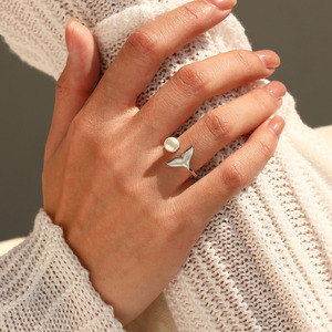 Bague ouverte en argent S925 avec perle queue de sirène, style coréen, perle d'eau douce naturelle, design élégant et de luxe. - Product Image 6
