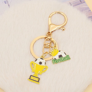Porte-clés en alliage métallique avec logo d'équipe de football miniature, décoration de sac à dos, souvenir, porte-clés créatif pour étudiant, pour les fans de sport - Product Image 2