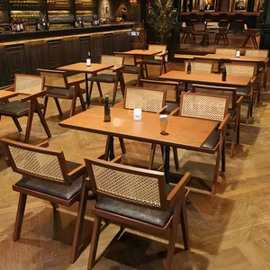 Conjunto de Mesa y Sillas de Bar Estilo Retro, Material PU, Diseño Moderno, Personalizado para Pequeños Bares, Cafeterías, Restaurantes Occidentales - Product Image 1