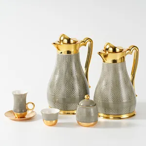Juego de regalo moderno de 27 piezas de estilo árabe de Oriente Medio, juego de té de café de porcelana de oro real, juegos de café y té de cerámica turca
