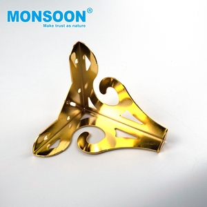 Pata de Mueble Metálica Monsoon, Forma Triangular, Diseño Tradicional, Resistente, para Mesa, Hogar u Oficina, Color Dorado - Product Image 4