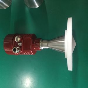 Jauge de niveau radar à impulsions 26 GHz, portée 20 m, 4-20 mA, 24 VDC, construction métallique pour usage industriel - Product Image 1