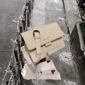 Vente en gros d'usine de sacs à main et de sacs à main pour femmes, sacs à bandoulière bon marché de couleur unie pour femmes, sacs à bandoulière pour femmes - Product Image 3