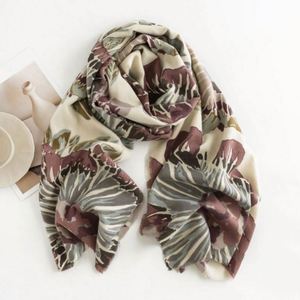 Écharpes en cachemire d'hiver imprimées de fleurs, hijabs musulmans classiques doux et personnalisés de haute qualité 2024, foulards pour femmes - Product Image 4