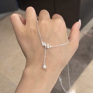 Collier pendentif oreilles de lapin en argent massif S925, design minimaliste, chaîne de clavicule chic pour femmes, bijoux de niche quotidiens en perles - Product Image 4