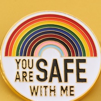 Üretici sevimli kauçuk yumuşak endüktif gökkuşağı emaye yaka toptan Lgbt eşcinsel gurur anahtarlık renk fincan pimi