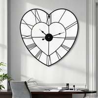 Horloge murale en fer minimaliste, surdimensionnée, moderne et mignonne en forme de cœur, vente en gros