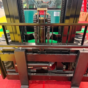 Montacargas OLINMAN de 3.5 toneladas, nuevo, en buen estado, 4x4 todoterreno, diésel, fabricado en China. - Product Image 2