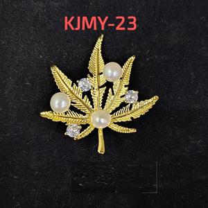 Broche en laiton de qualité supérieure, tendance et design, avec perle de culture d'eau douce, pour blazers féminins, disponible au prix d'usine - Product Image 4