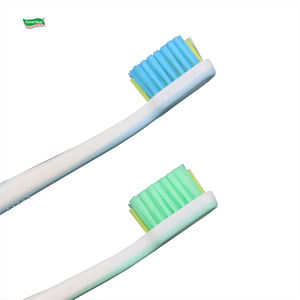 <span class=keywords><strong>Brosse</strong></span> <span class=keywords><strong>à</strong></span> dents <span class=keywords><strong>orthodontique</strong></span> en forme de U avec manche en PP+TPR, certifiée CE, logo personnalisé et service OEM pour usage domestique - Product Image 4