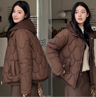Manteau court à capuche faux deux pièces pour femme, nouvelle collection hiver 2026, coupe ample et tendance, grande taille