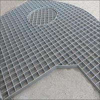 Grille de passage industrielle en acier inoxydable, design moderne, galvanisée à chaud, avec mailles dentelées pour plateformes d'usines électriques