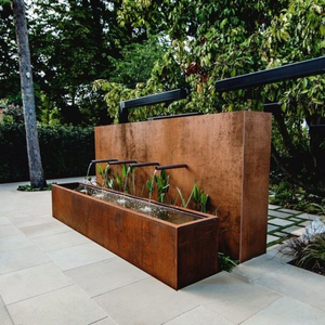 Fuente de Agua Decorativa de Acero Corten para Jardín o Patio Trasero, Cascada de Pared - Product Image 1