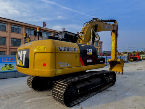 Excavatrice sur chenilles Caterpillar d'occasion, 20 tonnes, d'origine japonaise, 95% neuve, faible nombre d'heures, moteur, boîte de vitesses, pompe, roulement, PLC, bon état - Product Image 2