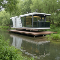 Cabine de luxe haut de gamme en forme de capsule spatiale, une petite chambre mobile moderne pour hôtel