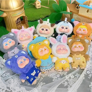 Lindo muñeco de peluche Dudu, llavero, caja sorpresa con juego de 8 unidades para niños y coleccionistas - Product Image 1