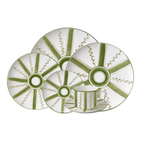 Service de table en porcelaine verte méditerranéenne, assiette de présentation en céramique à rayures peintes à la main, tasse à café et bol en porcelaine pour mariage