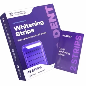 Bandes blanchissantes dentaires violettes 14/42 STRIPS avec parfum floral et émulsion protectrice pour l'émail - Product Image 1