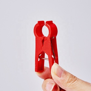 Pinces de fixation pour plantes suspendues de jardin (concombres et tomates), pinces de maintien pour vignes, clips de fixation en plastique pour légumes de serre - Vente en gros - Product Image 1