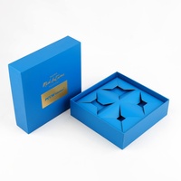 Boîtes rigides en kraft bleu recyclables personnalisables avec logo, design moderne professionnel, gaufrage 4C, pelliculage mat, cadeau