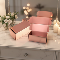 Boîtes d'expédition pour vêtements en carton ondulé biodégradable et recyclé, avec logo de marque personnalisé en relief, couleur rose, emballage pour envoi postal