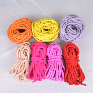 เชือกสักหลาดขนแกะทำด้วยมือยาว10ม. เป็นมิตรกับสิ่งแวดล้อมและสวยงามสำหรับการสร้างสรรค์ DIY สำหรับเด็กผู้ชายและเด็กผู้หญิง - Product Image 2