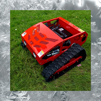 Remote Control Jarak Jauh 680m Berbahan Bakar Bensin Tipe Tracked 45 °   Mesin Pemotong Rumput Tugas Berat untuk Menaiki Lereng hingga 5.2 Mu/h dengan Pengisian Daya Otomatis