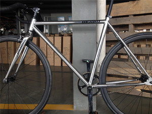 Bicicleta de Piñón Fijo 700C con Acabado Electrochapado Premium |   Bicicleta de Pista de Una Velocidad Cromada de Alta Resistencia |   Bicicleta <span class=keywords><strong>Fixie</strong></span> para Desplazamientos Urbanos - Product Image 5