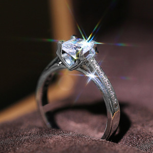 Elegante Anello di Fidanzamento Classico in Rame con Diamante Coltivato in Laboratorio per Donne, Accessorio di Gioielleria alla Moda - Product Image 1