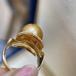 แหวนมุกทองคำแท้ 24K สีธรรมชาติ เมทัลลิก ทรงกลม ขนาด 12-13 มม. คุณภาพสูง - Product Image 3