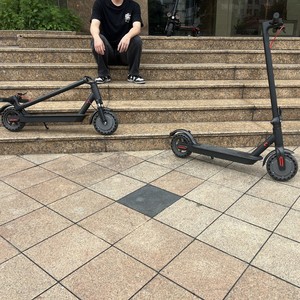 Trottinette électrique pliable avec moteur sans balais, pour les trajets urbains, noire, unisexe, prise US - Product Image 3