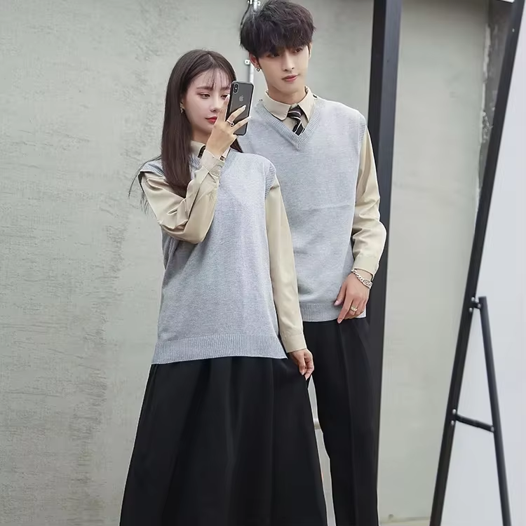 กางเกงสีกากีผู้ชายกางเกงสีดำ _ เสื้อกั๊กสเวตเตอร์ไม่มีลาย