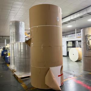 Rouleau de papier enduit de PE pour emballage alimentaire, en pâte vierge, qualité alimentaire, imperméable, rouleau jumbo, imprimé sur mesure pour usine de bols en papier - Product Image 3