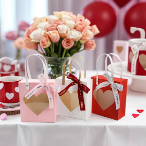 Sac cadeau en papier pour la Saint-Valentin avec fenêtre transparente en forme de cœur, sac à friandises pour la Saint-Valentin avec ruban pour mariage - Product Image 6