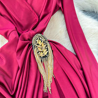 Robe midi décontractée pour femme WIWT, élégante, col en V, manches longues, nouée, froncée, ourlet asymétrique, avec décorations à pompons