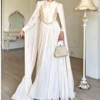 Nouvelle Robe Longue Plissée Évasée à Col en V et Taille Cintrée Ornementée de Feuille d'Or Printemps 2026 pour Femme – Élégante pour Soirées et Fêtes – Vente en Gros