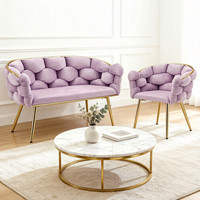 Canapé en velours tissé à la main de luxe léger, design nuage, avec structure en métal doré pour la maison, l'appartement, l'hôtel