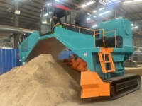 Maxton Windrow Crawler Compost Turner : Machine de retournement de compost et d'engrais de type chenillé, facile à utiliser, pour la fermentation du fumier animal