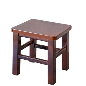 Taburete de madera maciza de diseño cuadrado pequeño para comedor con acabado en madera. - Product Image 1