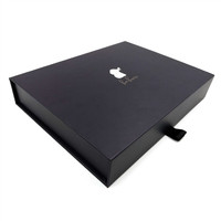 Boîtes cadeaux en carton rigide noir de luxe en gros, emballage magnétique personnalisé avec gaufrage et laminage mat