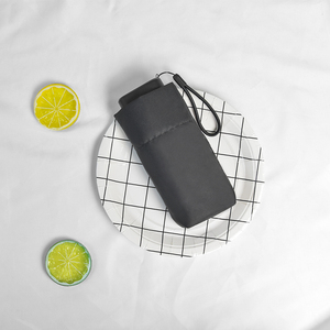 Parapluie de poche pour femmes, mini format, en aluminium, noir, 5 plis, g - Product Image 2