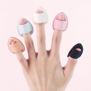 Éponge de maquillage douce et lavable en forme de mini coussin d'air avec logo personnalisé pour l'application du correcteur - Product Image 2