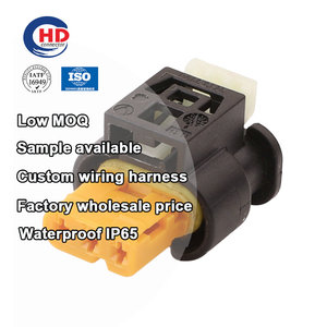 5A2C254-01 Boîtiers de connecteur rectangulaires femelles à 3 broches Accrochage gratuit en ligne pour connecteur BMW - Product Image 1