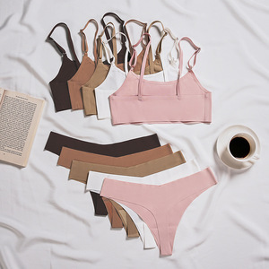 Ensemble de lingerie sexy respirante pour femmes, soutien-gorge push-up sans couture et culotte string avec bretelles réglables – Vente en gros - Product Image 3