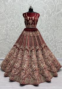 Lehenga Choli exclusif de style moderne avec double Dupatta Nouveau design brodé antique doré disponible au prix de gros - Product Image 2