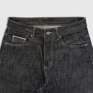 Jeans de mezclilla negros de corte y confección, de pierna ancha, tiro alto, con dobladillo deshilachado rojo, estilo vintage streetwear, holgados y con dobladillo. - Product Image 4