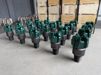 Foret PDC pour puits d'eau de 6 1/8 pouces (155 mm) à 5 ailettes, adapté aux formations de roche dure