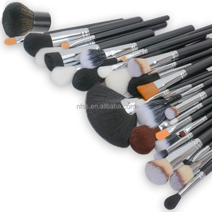 Venta al por mayor de fábrica, alta calidad, Vegano, sintético, ancho, gran ángulo, polvo suelto, brocha Kabuki, Etiqueta Privada, juego de brochas de maquillaje facial - Product Image 3